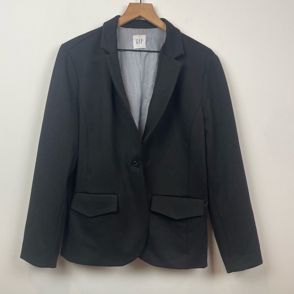 Gap Academy Jacket in True Black. Single Button and Pockets